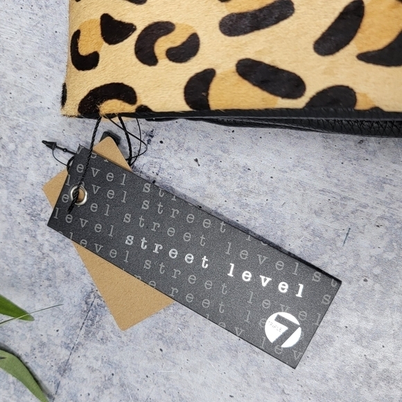 NWT Street Level | Leopard Clutch with Multiple Zipper Sections - Picture 5 of 7
